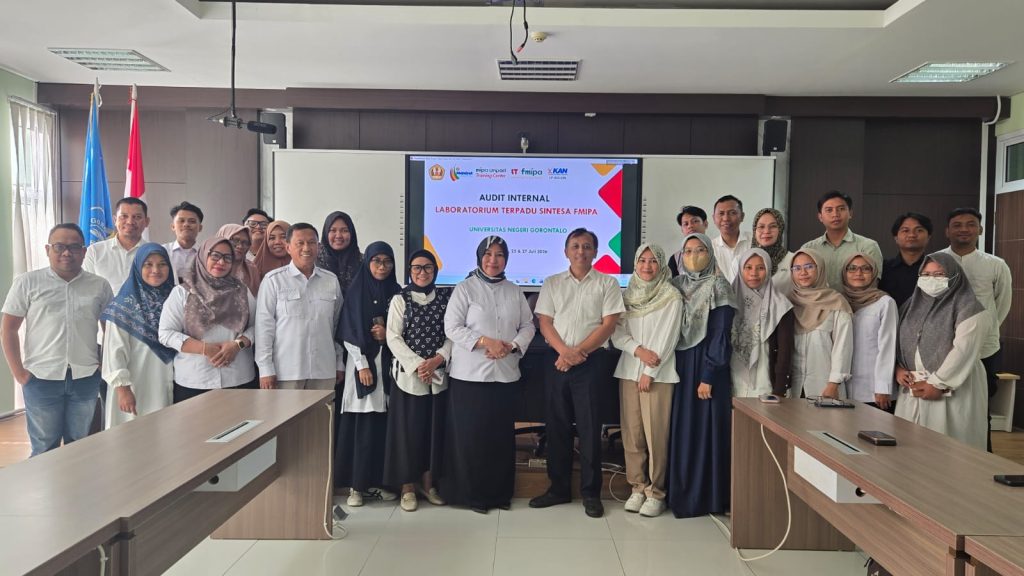 Mipa Training Center FMIPA Unpad Dampingi Akreditasi Laboratorium Universitas Negeri Gorontalo