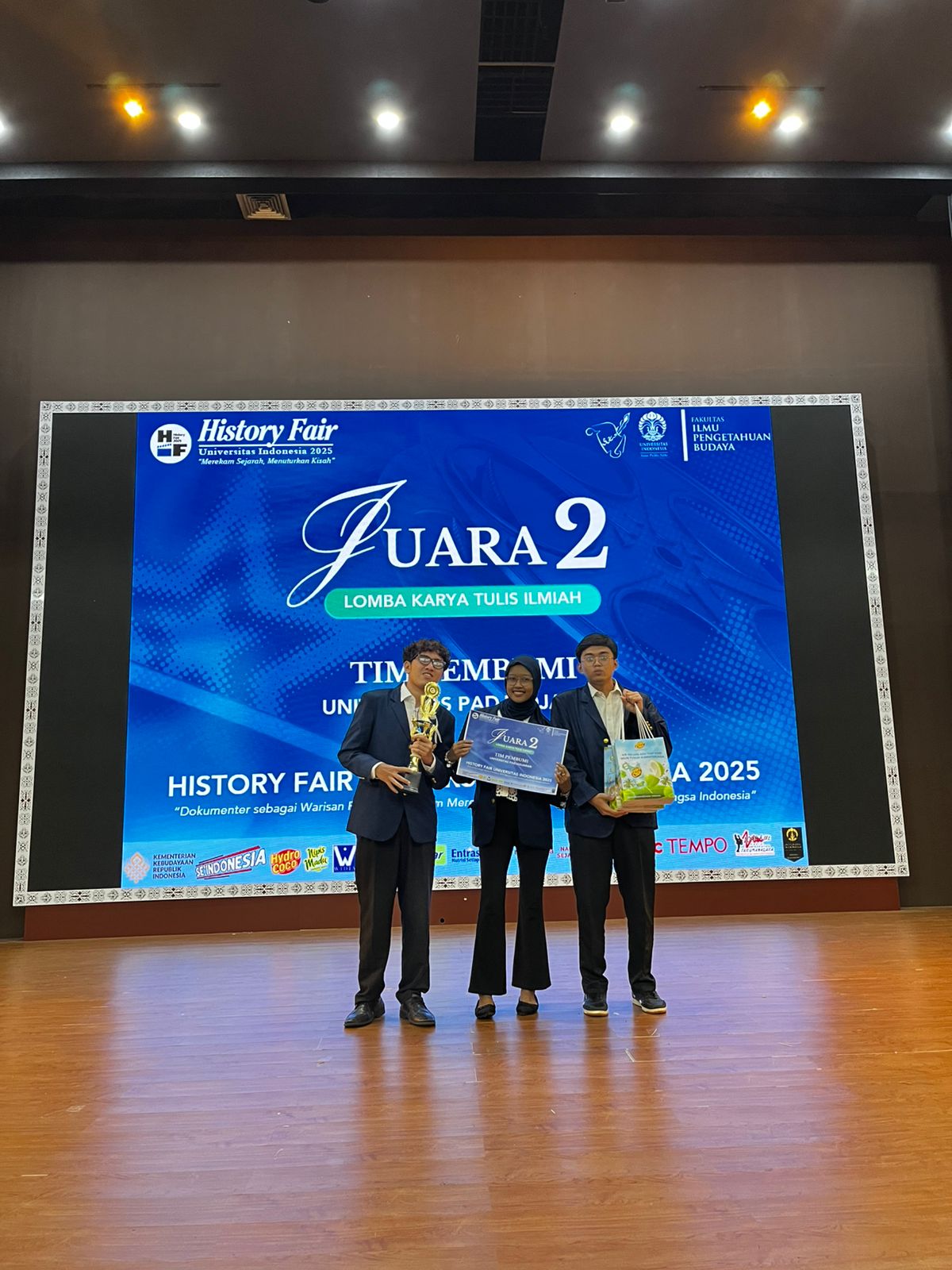 ✦ PROFIL MAHASISWA BERPRESTASI ✦ Dari Rasa FOMO Jadi Juara 2 Nasional: Perjalanan Fadhil Menaklukkan Panggung LKTI History Fair UI